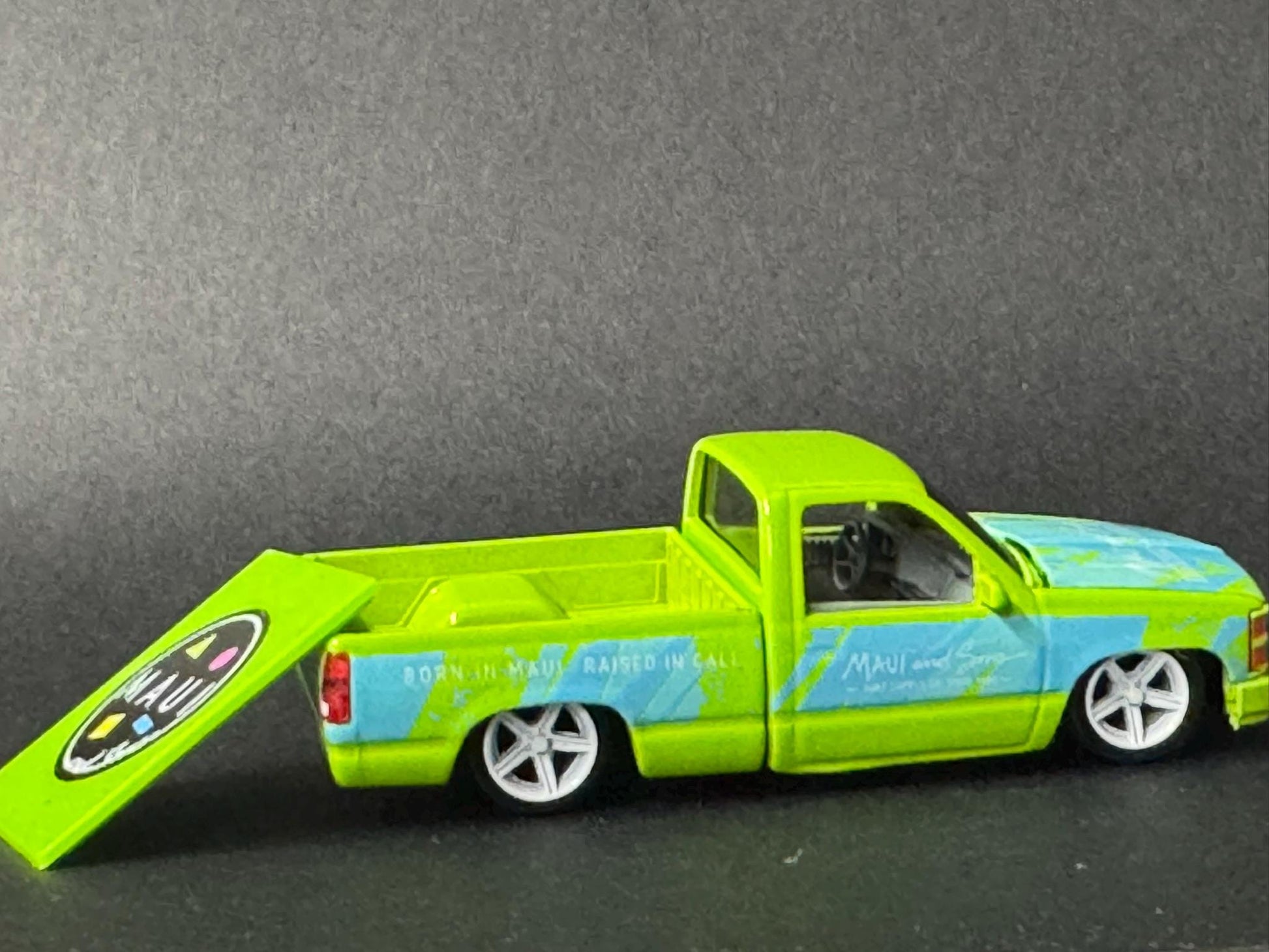 1-64 Scale / S-Scale 1990 Chevy C1500 Silverado - Great For Dioramas & Diecast Photography (M2)