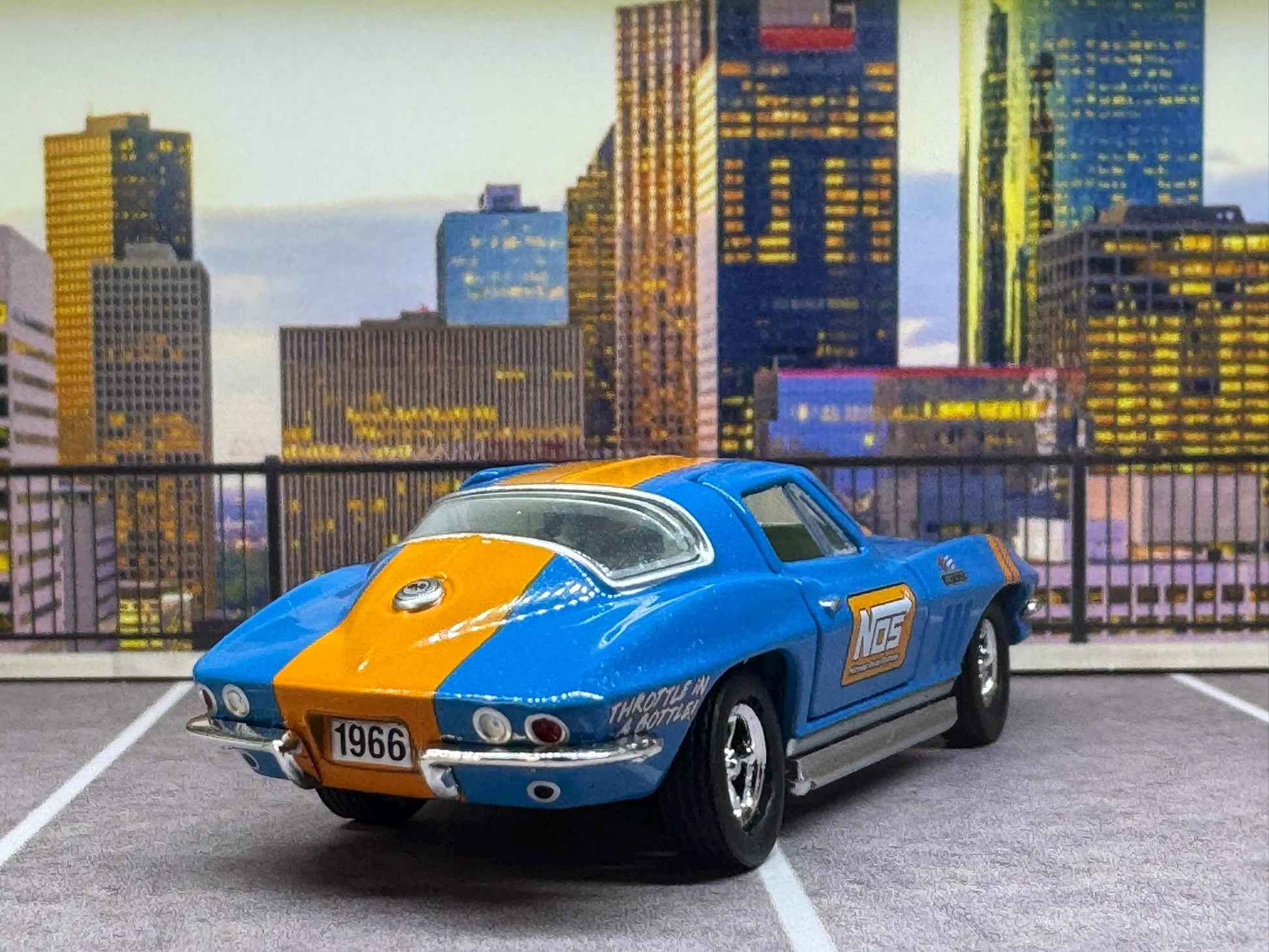 1-64 Scale / S-Scale 1966 Chevy Corvette 427 - Great For Dioramas & Diecast Photography (M2)
