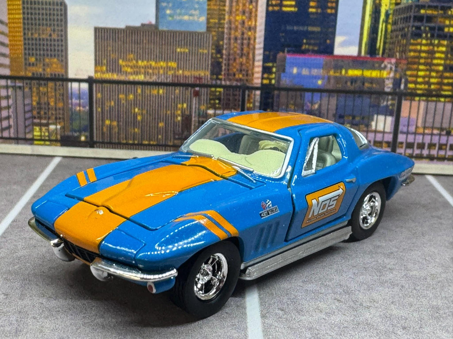 1-64 Scale / S-Scale 1966 Chevy Corvette 427 - Great For Dioramas & Diecast Photography (M2)