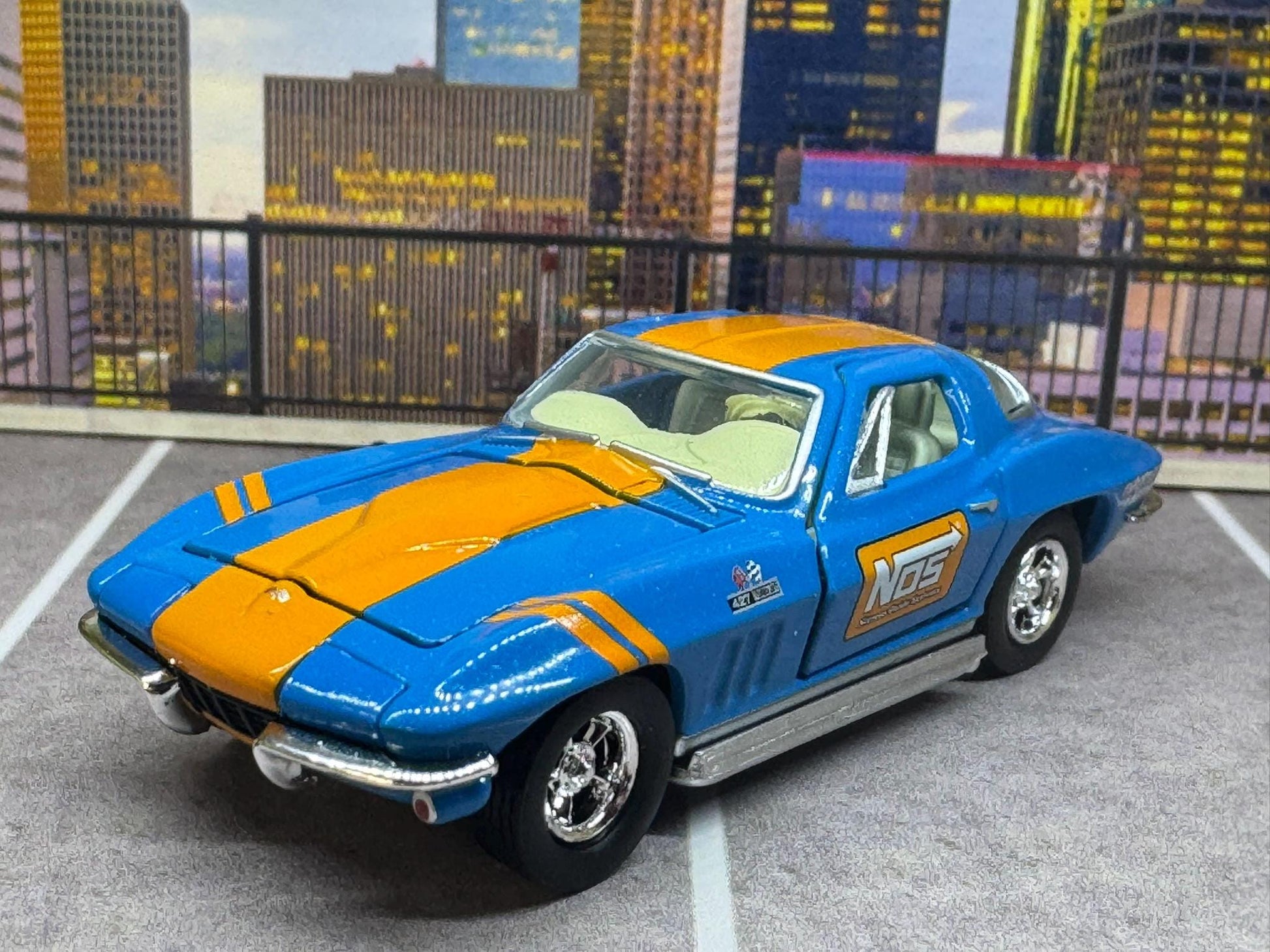1-64 Scale / S-Scale 1966 Chevy Corvette 427 - Great For Dioramas & Diecast Photography (M2)