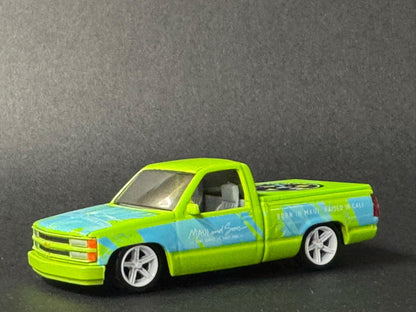 1-64 Scale / S-Scale 1990 Chevy C1500 Silverado - Great For Dioramas & Diecast Photography (M2)