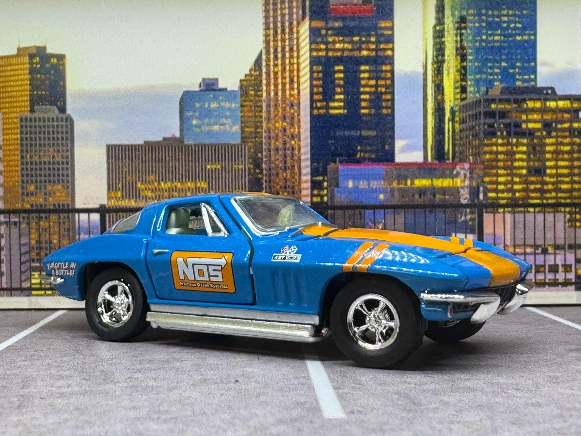 1-64 Scale / S-Scale 1966 Chevy Corvette 427 - Great For Dioramas & Diecast Photography (M2)