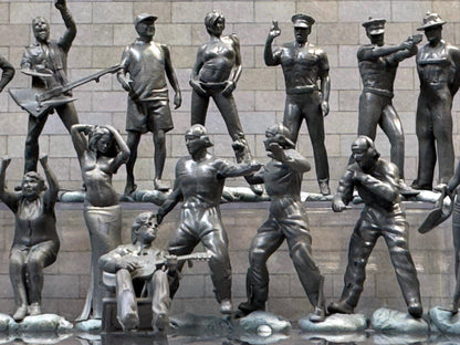 Double G 1:64 Miniature Human Figures - Unpainted - great for Dioramas - Made in the USA LOT 604 Miniature 1.10