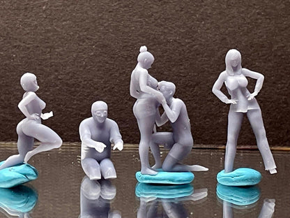 Double G 1:64 Miniature Human Figures - Unpainted - great for Dioramas - Made in the USA LOT 327 Miniature 1.10