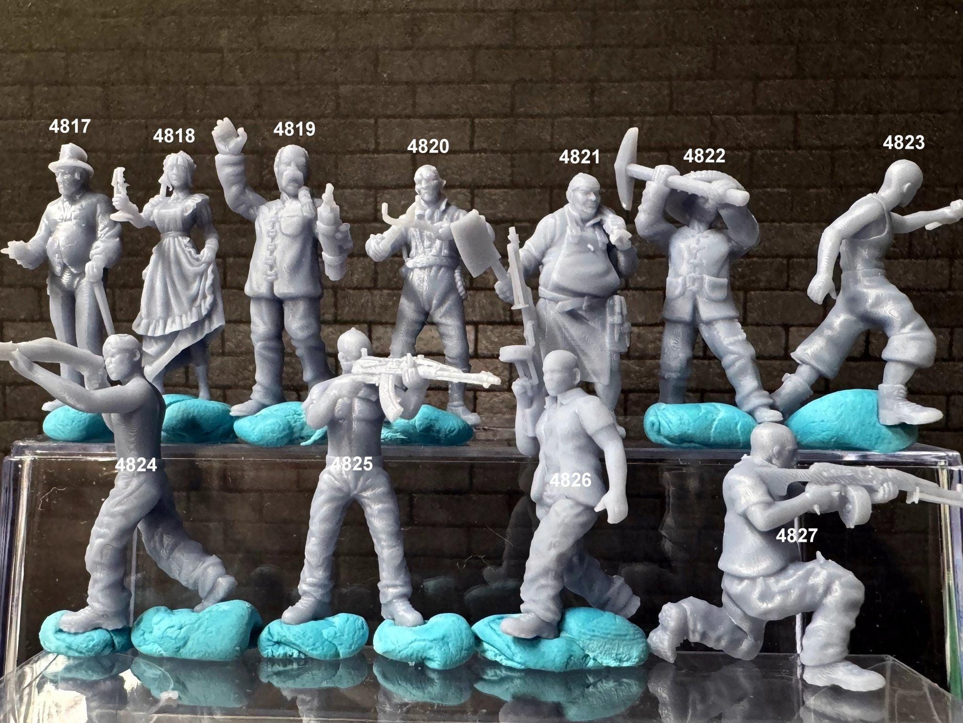 Double G 1:64 Miniature Human Figures - 3D Printed - Unpainted - great for Dioramas - Made in the USA LOT 652 Miniature 1.10