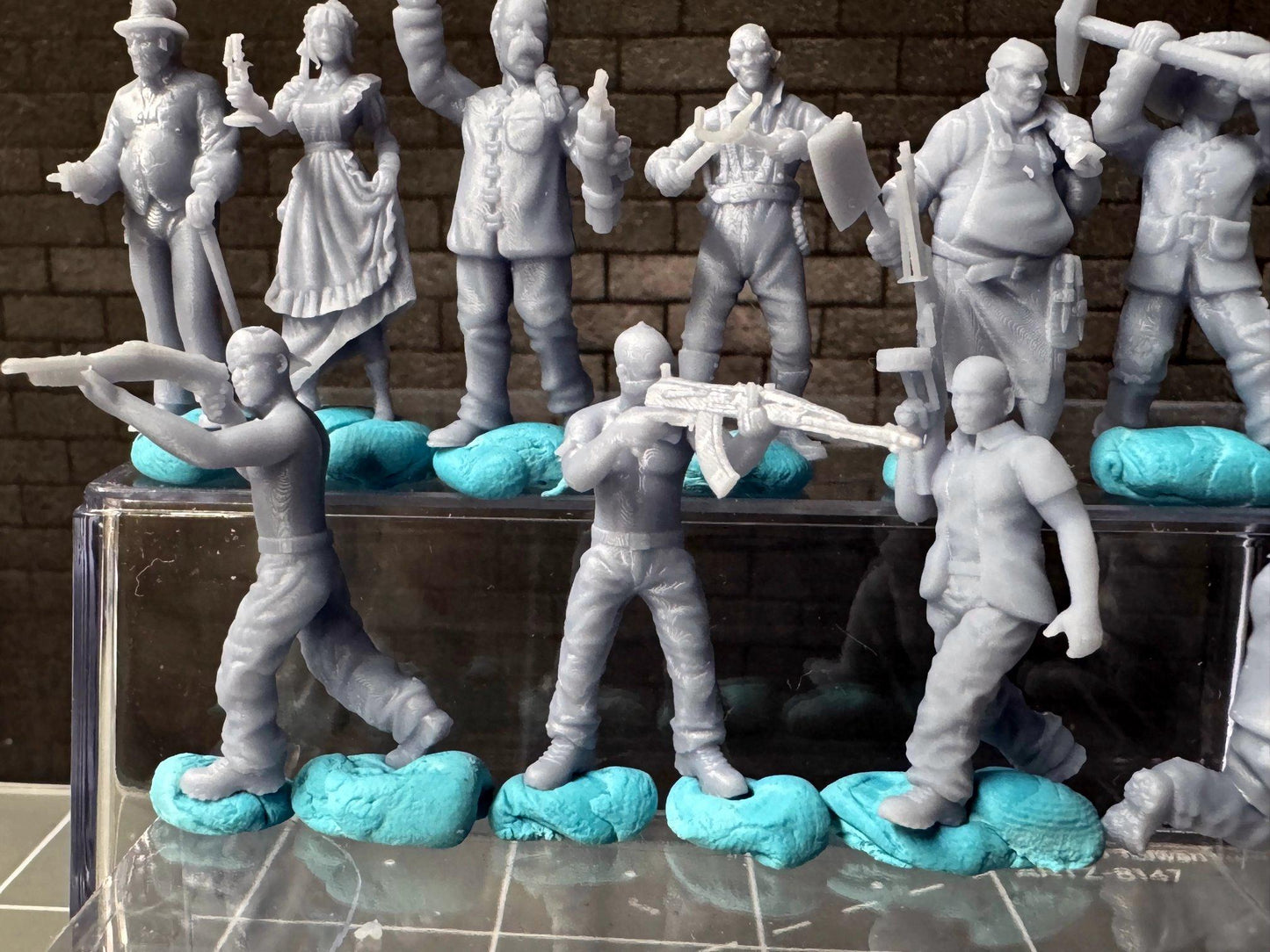Double G 1:64 Miniature Human Figures - 3D Printed - Unpainted - great for Dioramas - Made in the USA LOT 652 Miniature 1.10