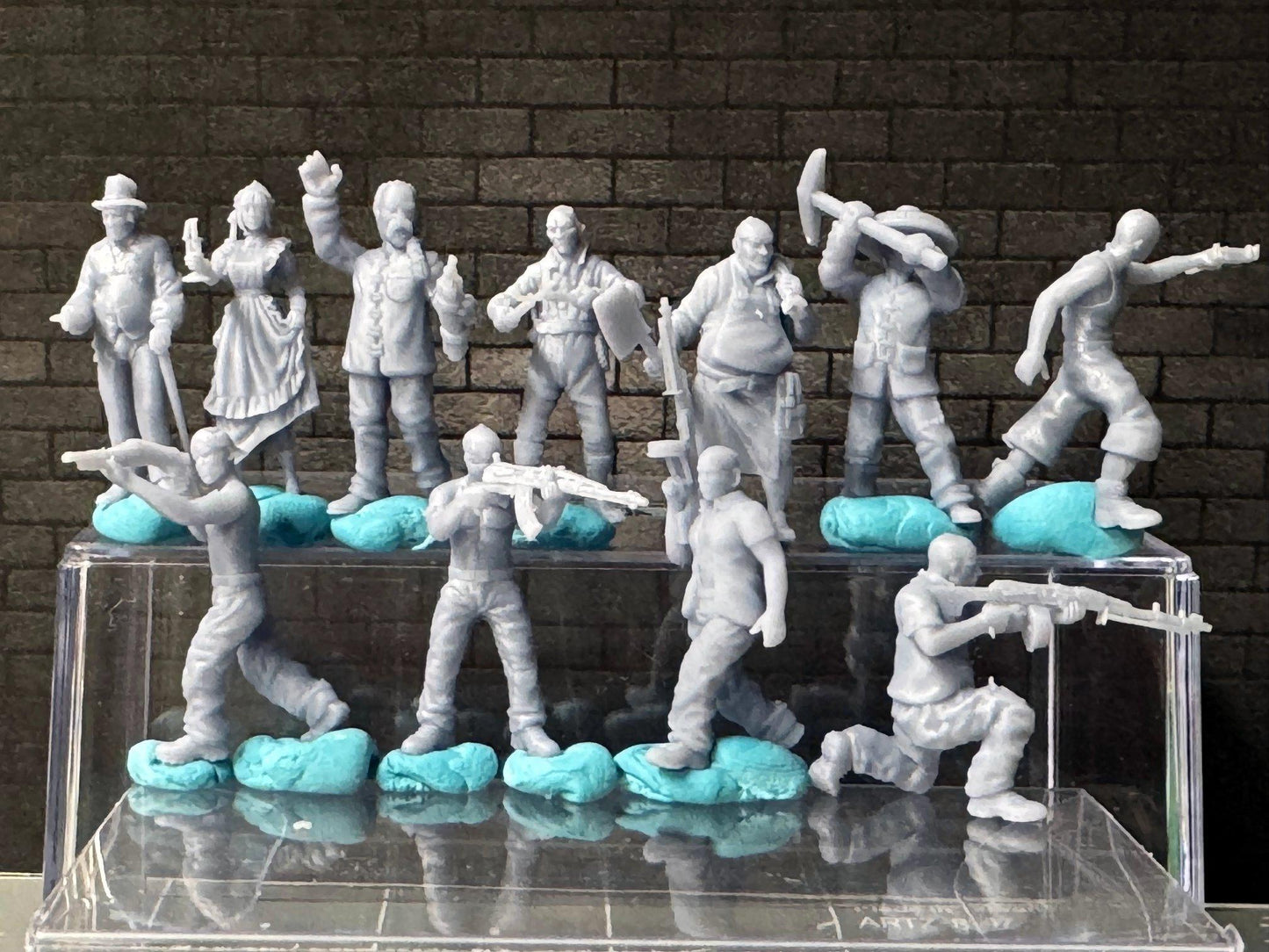 Double G 1:64 Miniature Human Figures - 3D Printed - Unpainted - great for Dioramas - Made in the USA LOT 652 Miniature 1.10