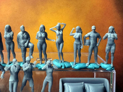 Double G 1:64 Miniature Human Figures - Unpainted - great for Dioramas - Made in the USA LOT 671 Miniature 1.10