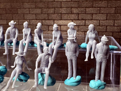 Double G 1:64 Miniature Human Figures - Unpainted - great for Dioramas - Made in the USA LOT 685A Miniature 1.10