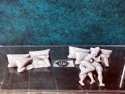 Double G 1:64 Miniature Human Figures - Unpainted - great for Dioramas - Made in the USA LOT 686 Miniature 1.10