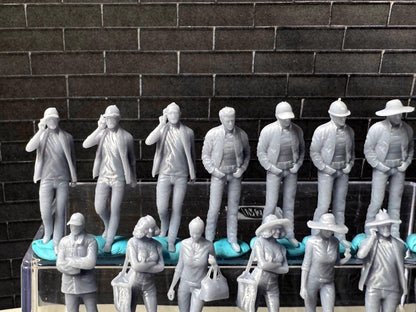 Double G 1:64 Miniature Human Figures - Unpainted - great for Dioramas - Made in the USA LOT 689 Miniature 1.10