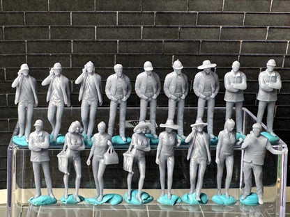 Double G 1:64 Miniature Human Figures - Unpainted - great for Dioramas - Made in the USA LOT 689 Miniature 1.10