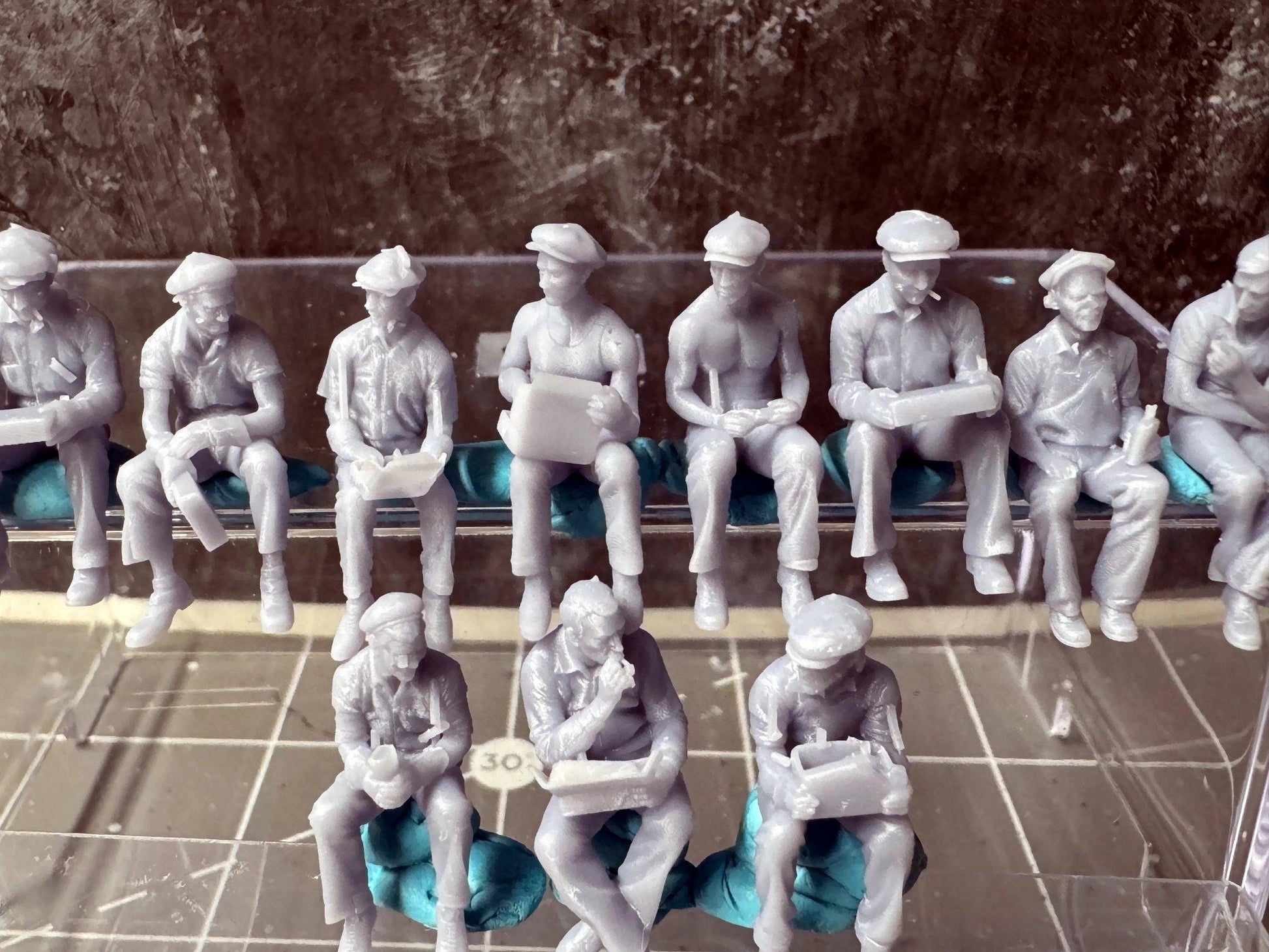 Double G 1:64 Miniature Human Figures - Unpainted - great for Dioramas - Made in the USA LOT 692 Miniature 1.10 Construction Break