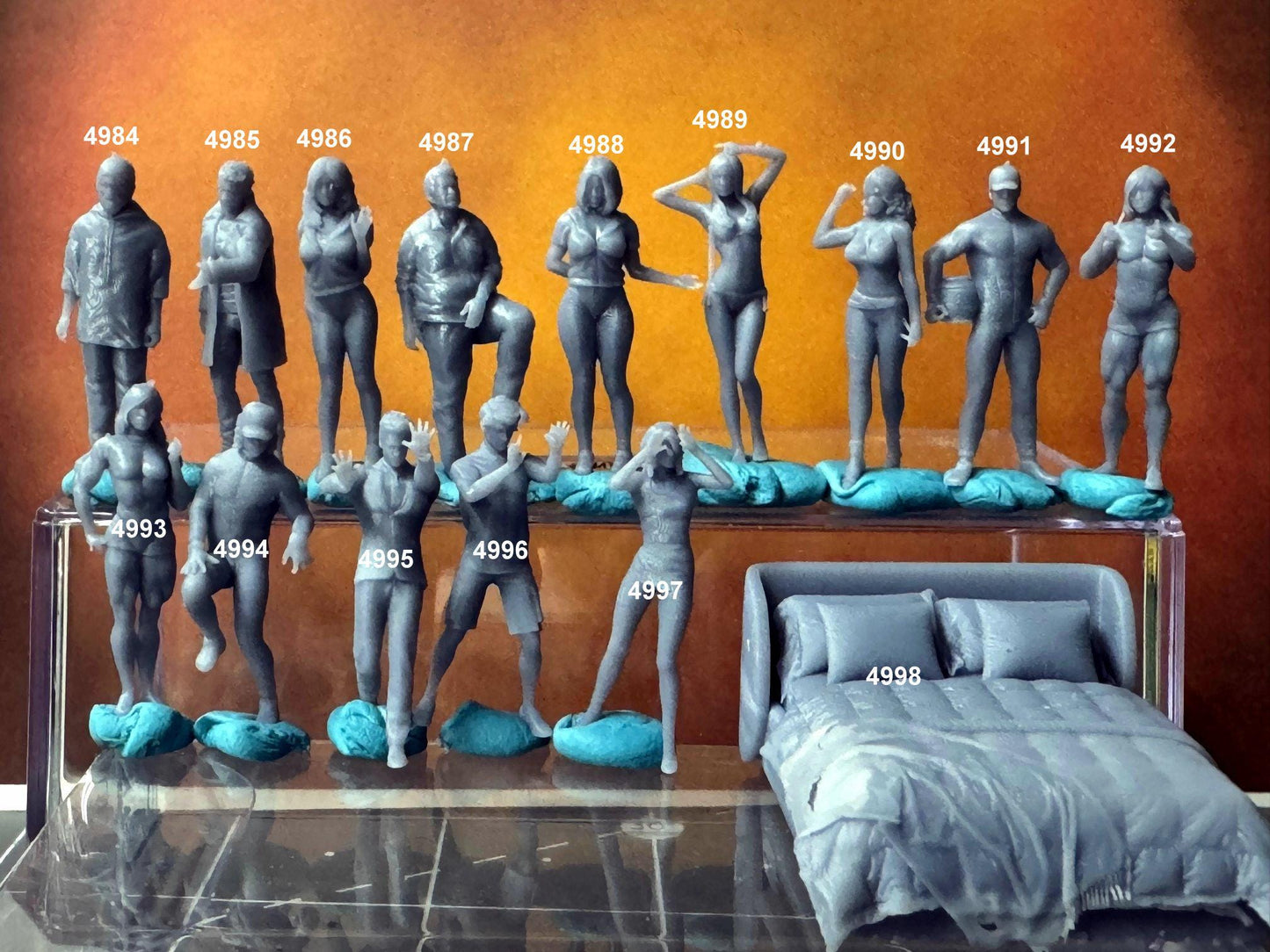 Double G 1:64 Miniature Human Figures - Unpainted - great for Dioramas - Made in the USA LOT 671 Miniature 1.10