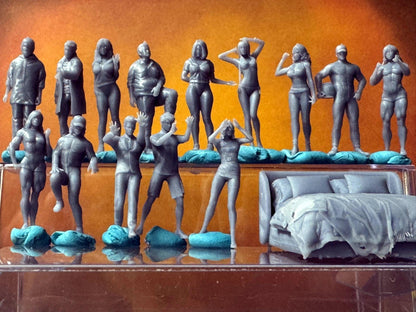 Double G 1:64 Miniature Human Figures - Unpainted - great for Dioramas - Made in the USA LOT 671 Miniature 1.10