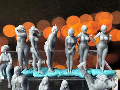 Double G 1:64 Miniature Human Figures - Unpainted - great for Dioramas - Made in the USA LOT 679 Miniature 1.10