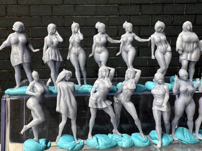 Double G 1:64 Miniature Human Figures - Unpainted - great for Dioramas - Made in the USA LOT 684 Miniature 1.10