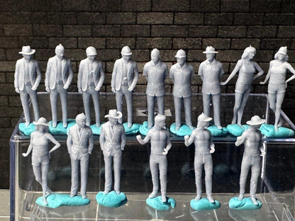 Double G 1:64 Miniature Human Figures - Unpainted - great for Dioramas - Made in the USA LOT 685 Miniature 1.10