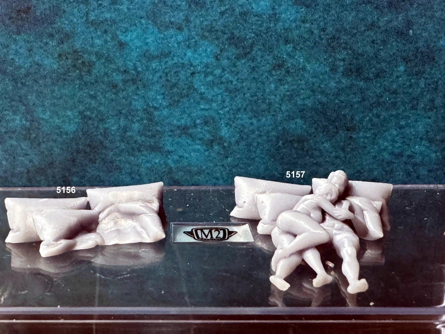 Double G 1:64 Miniature Human Figures - Unpainted - great for Dioramas - Made in the USA LOT 686 Miniature 1.10