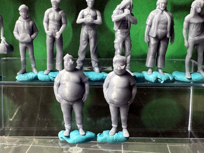 Double G 1:64 Miniature Human Figures - Unpainted - great for Dioramas - Made in the USA LOT Street Folks 2 Miniature 1.10