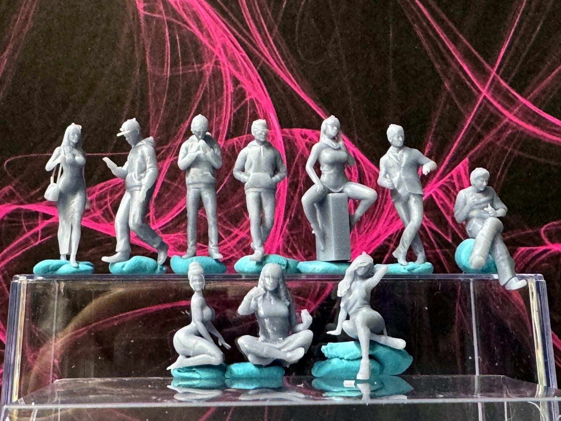 Double G 1:64 Miniature Human Figures - Unpainted - great for Dioramas - Made in the USA LOT 697 Miniature 1.10 Misc People