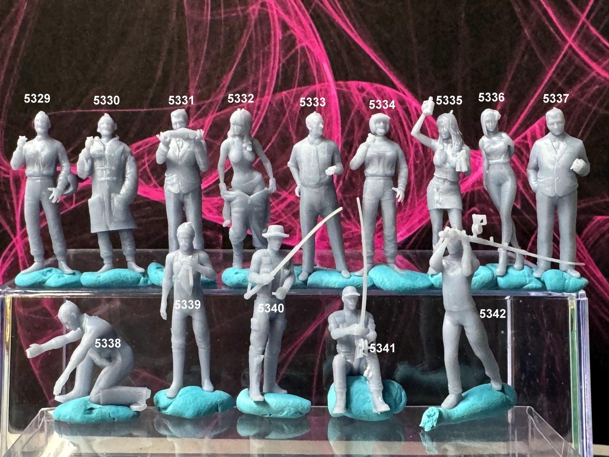 Double G 1:64 Miniature Human Figures - Unpainted - great for Dioramas - Made in the USA LOT 698 Miniature 1.10 Misc People