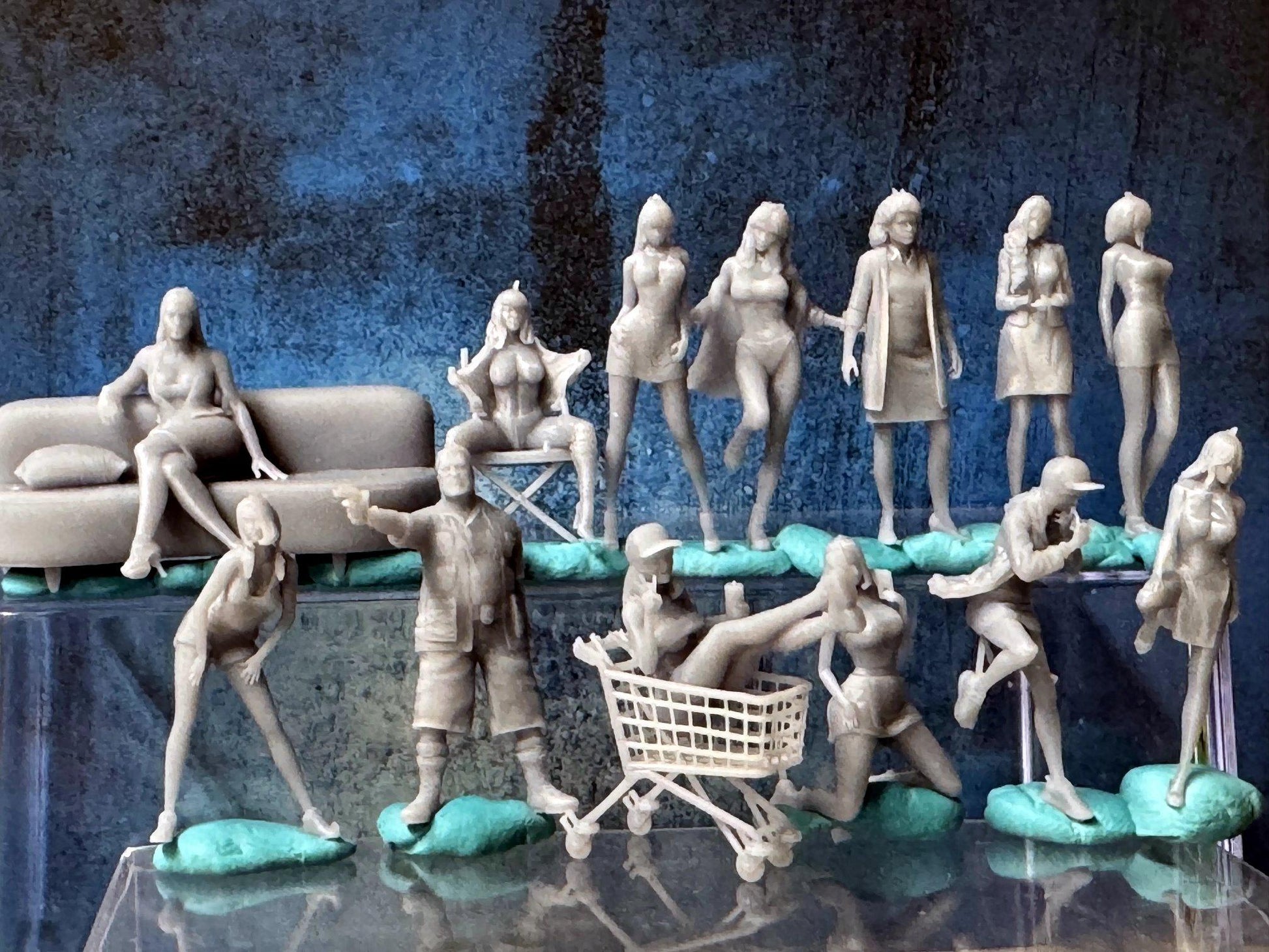 Double G 1:64 Miniature Human Figures - Unpainted - great for Dioramas - Made in the USA LOT 699 Miniature 1.10 Misc People