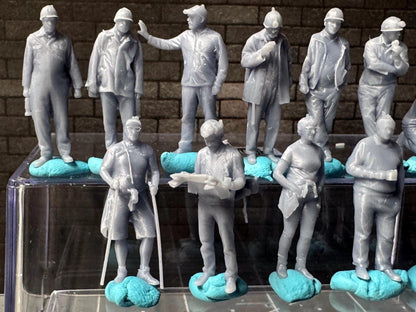 Double G 1:64 Miniature Human Figures - Unpainted - great for Dioramas - Made in the USA LOT 700 Miniature 1.10 Misc People