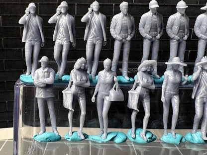 Double G 1:64 Miniature Human Figures - Unpainted - great for Dioramas - Made in the USA LOT 689 Miniature 1.10