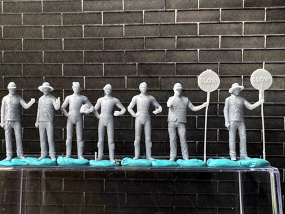 Double G 1:64 Miniature Human Figures - Unpainted - great for Dioramas - Made in the USA LOT 689A Miniature 1.10