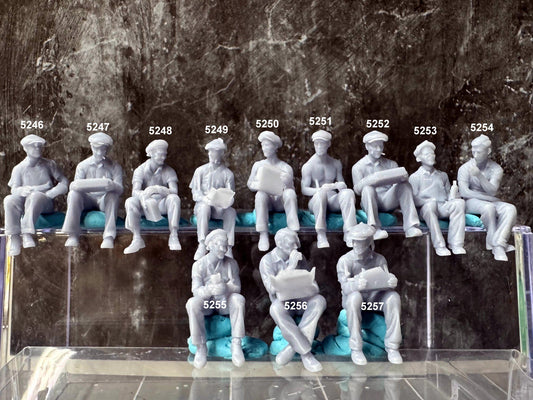 Double G 1:64 Miniature Human Figures - Unpainted - great for Dioramas - Made in the USA LOT 692 Miniature 1.10 Construction Break