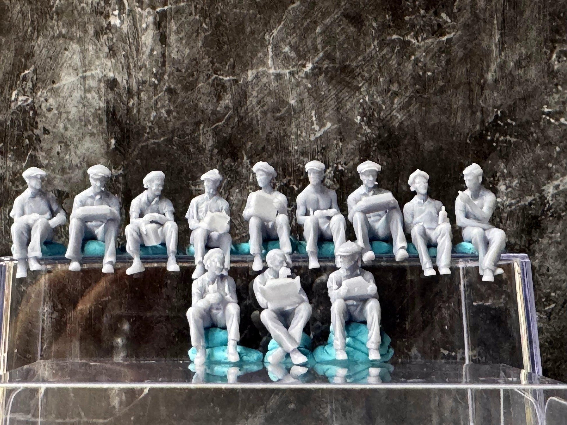 Double G 1:64 Miniature Human Figures - Unpainted - great for Dioramas - Made in the USA LOT 692 Miniature 1.10 Construction Break