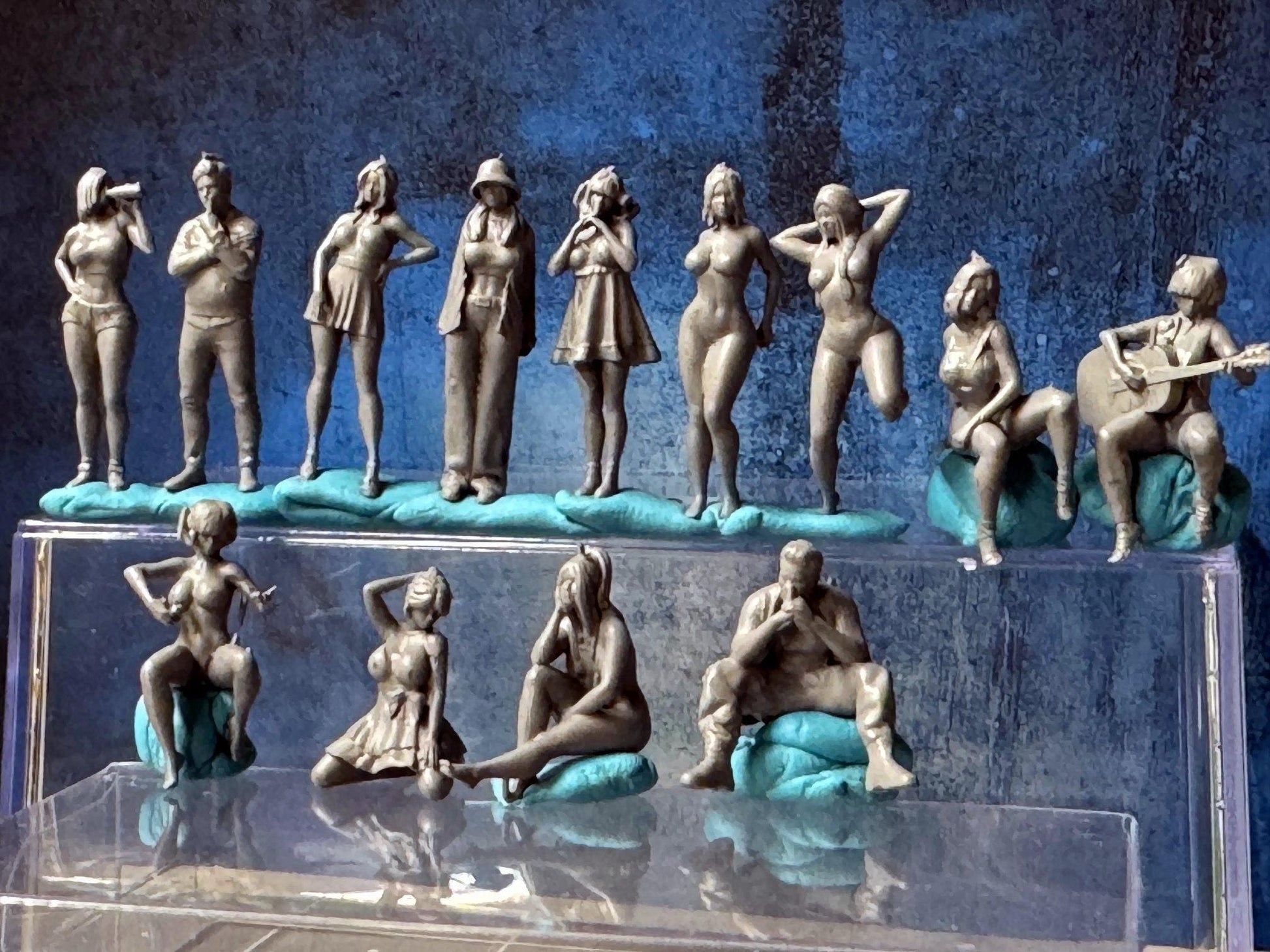 Double G 1:64 Miniature Human Figures - Unpainted - great for Dioramas - Made in the USA LOT 703 Miniature 1.10 Misc People