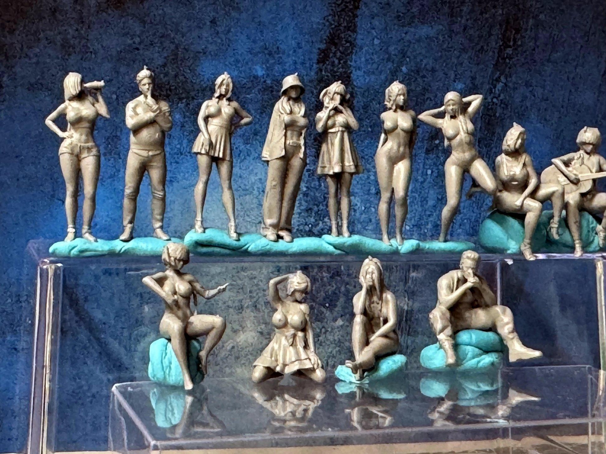 Double G 1:64 Miniature Human Figures - Unpainted - great for Dioramas - Made in the USA LOT 703 Miniature 1.10 Misc People