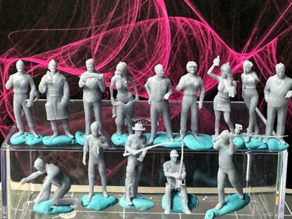Double G 1:64 Miniature Human Figures - Unpainted - great for Dioramas - Made in the USA LOT 698 Miniature 1.10 Misc People