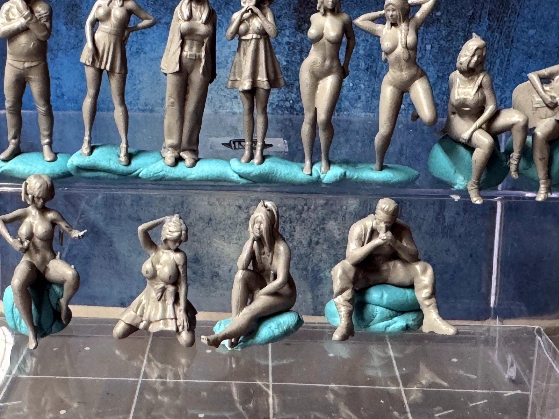 Double G 1:64 Miniature Human Figures - Unpainted - great for Dioramas - Made in the USA LOT 703 Miniature 1.10 Misc People