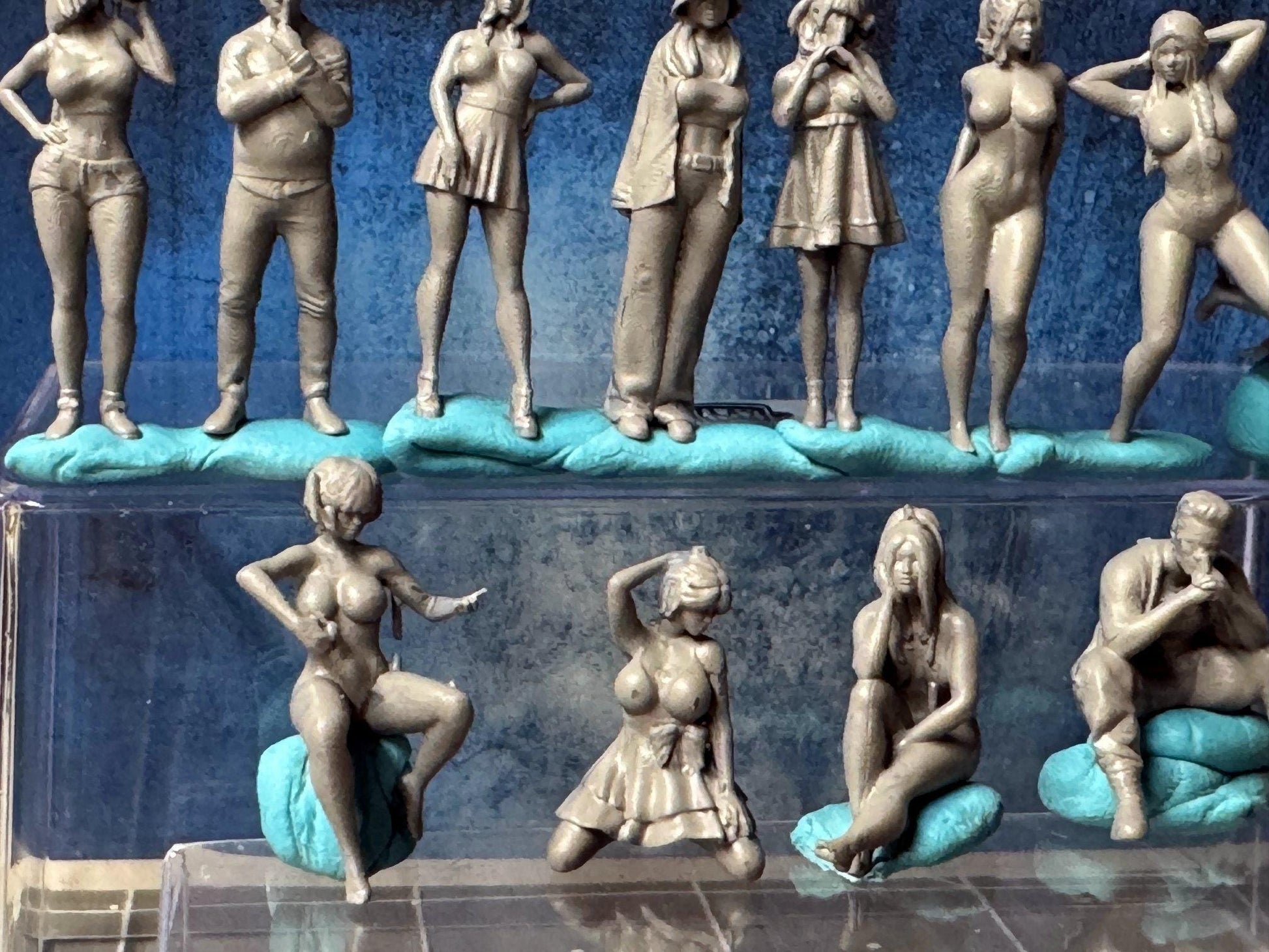 Double G 1:64 Miniature Human Figures - Unpainted - great for Dioramas - Made in the USA LOT 703 Miniature 1.10 Misc People