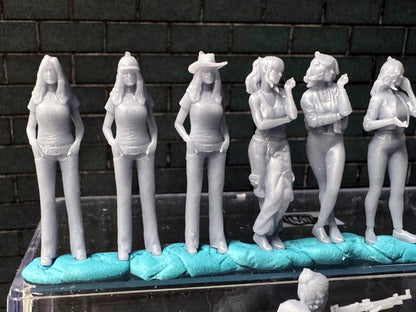 Double G 1:64 Miniature Human Figures - Unpainted - great for Dioramas - Made in the USA LOT 712 Miniature 1.10 Misc People