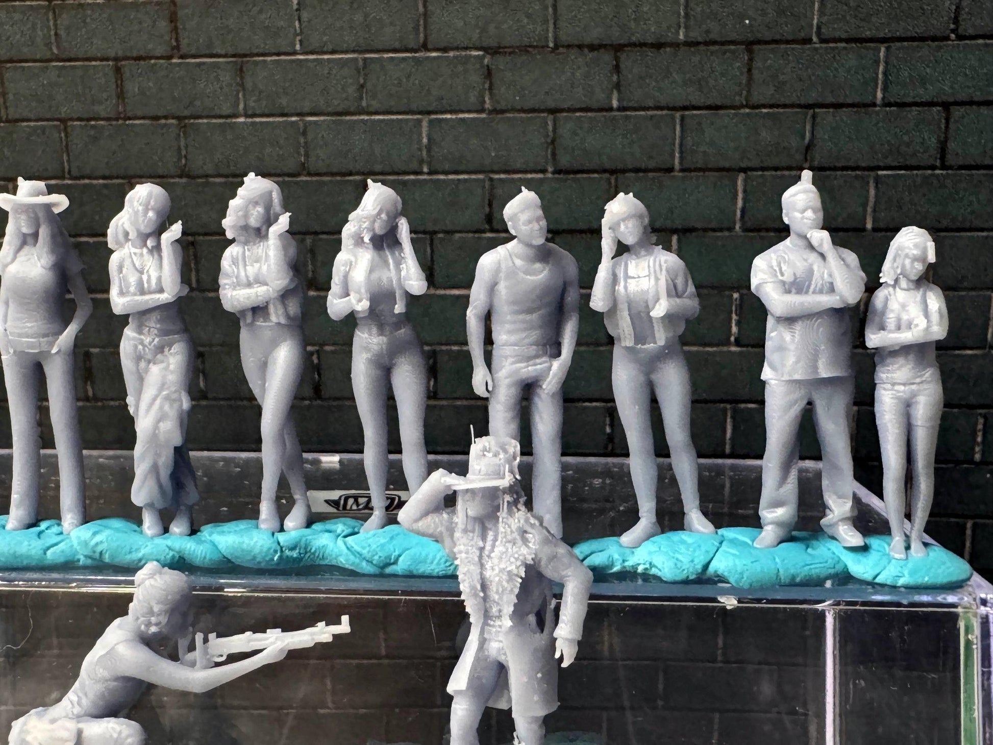 Double G 1:64 Miniature Human Figures - Unpainted - great for Dioramas - Made in the USA LOT 712 Miniature 1.10 Misc People