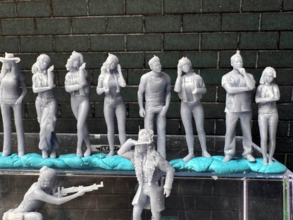 Double G 1:64 Miniature Human Figures - Unpainted - great for Dioramas - Made in the USA LOT 712 Miniature 1.10 Misc People