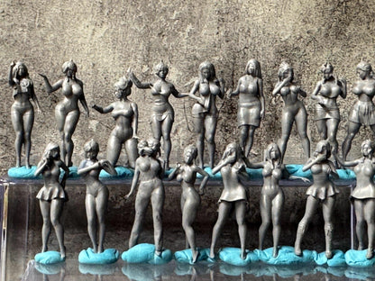 Double G 1:64 Miniature Human Figures - Unpainted - great for Dioramas - Made in the USA LOT 717 Miniature 1.10 Misc People