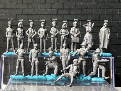 Double G 1:64 Miniature Human Figures - Unpainted - great for Dioramas - Made in the USA LOT 707 Miniature 1.10 Misc People