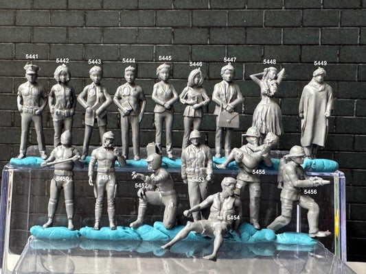 Double G 1:64 Miniature Human Figures - Unpainted - great for Dioramas - Made in the USA LOT 707 Miniature 1.10 Misc People