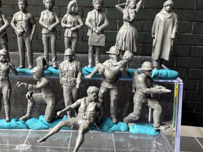 Double G 1:64 Miniature Human Figures - Unpainted - great for Dioramas - Made in the USA LOT 707 Miniature 1.10 Misc People