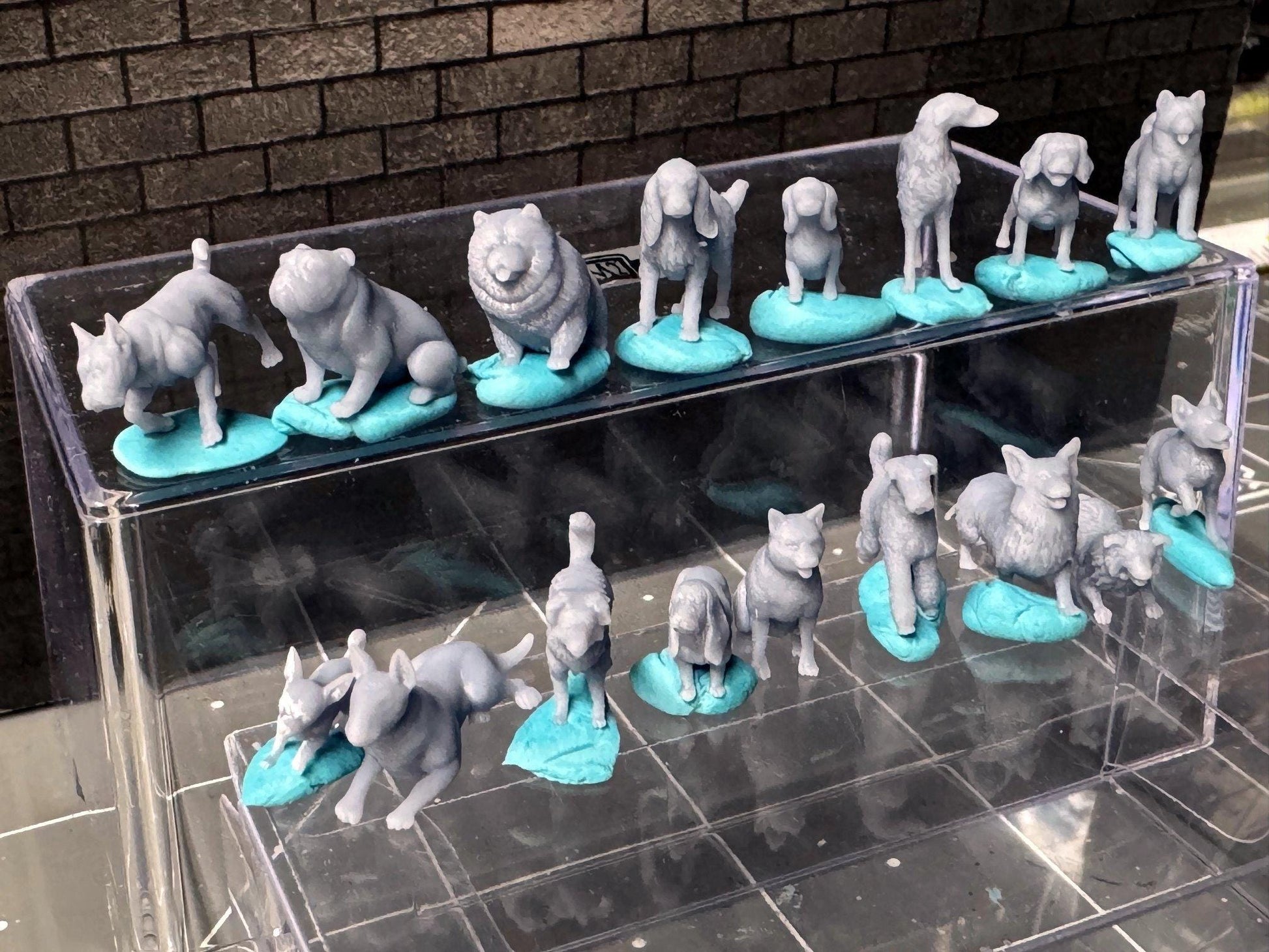 Double G 1:64 Miniature Human Figures - Unpainted - great for Dioramas - Made in the USA LOT 721 Miniature 1.10 Various Dogs