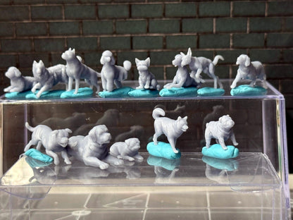 Double G 1:64 Miniature Human Figures - Unpainted - great for Dioramas - Made in the USA LOT 723 Miniature 1.10 Various Dogs