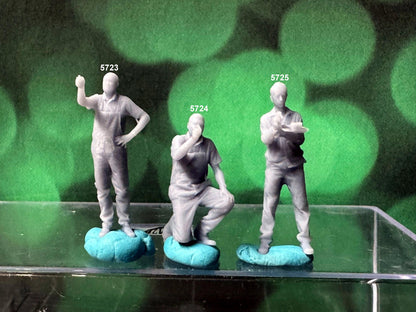Double G 1:64 Miniature Human Figures - Unpainted - great for Dioramas - Made in the USA LOT 725 Miniature 1.10 Misc People
