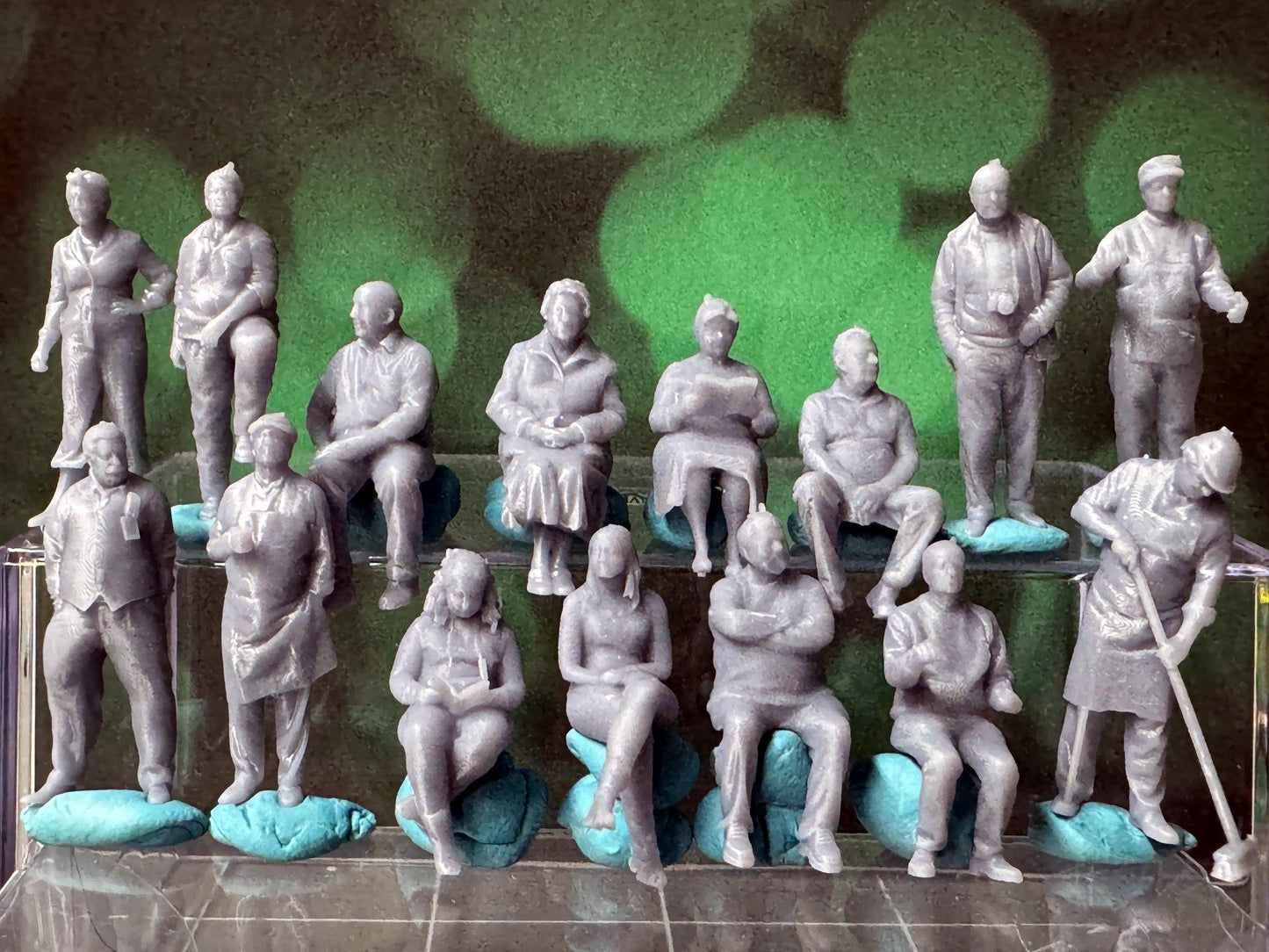 Double G 1:64 Miniature Human Figures - Unpainted - great for Dioramas - Made in the USA LOT 725 Miniature 1.10 Misc People