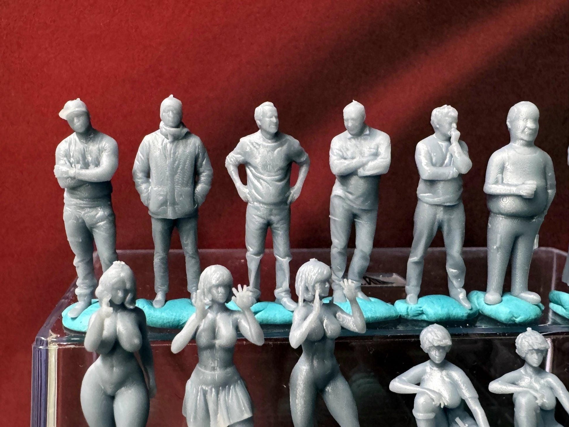 Double G 1:64 Miniature Human Figures - Unpainted - great for Dioramas - Made in the USA LOT 726 Miniature 1.10 Misc People