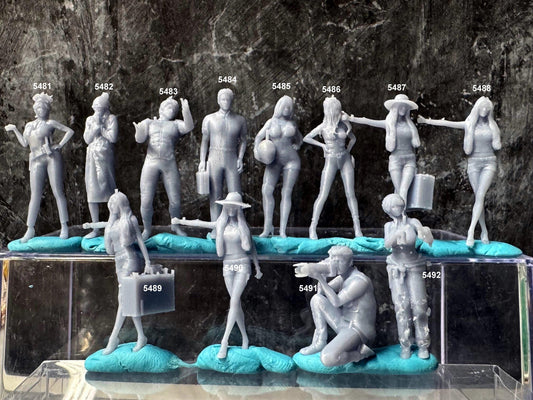 Double G 1:64 Miniature Human Figures - Unpainted - great for Dioramas - Made in the USA LOT 710 Miniature 1.10 Misc People